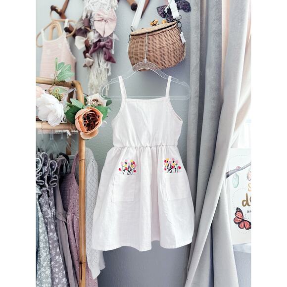 Pockets Full Of Posies Muslin Embroidered Floral Pockets Dress 3/4 - Picture 3 of 3